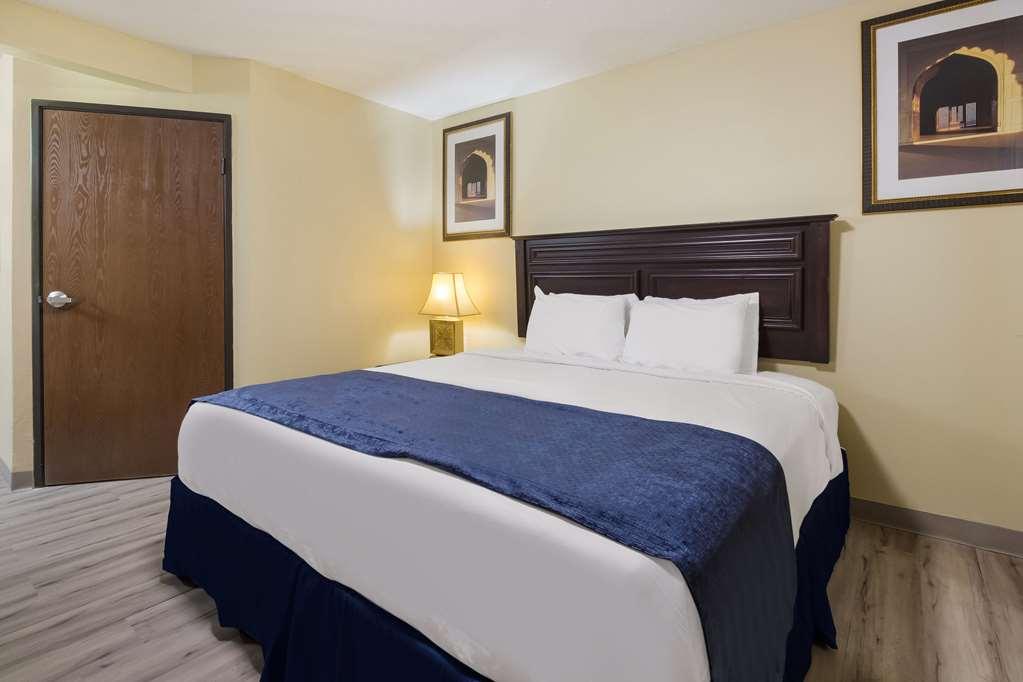 Rodeway Inn Houston North Greenspoint חדר תמונה