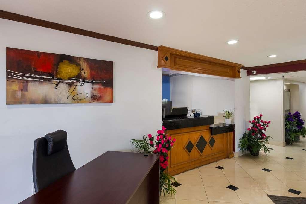 Rodeway Inn Houston North Greenspoint מראה פנימי תמונה