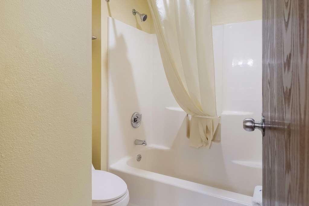 Rodeway Inn Houston North Greenspoint חדר תמונה